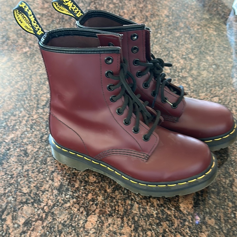 Dr. Martens 1469  Maroon Boots with Air-Cushioned Sole Sz 6